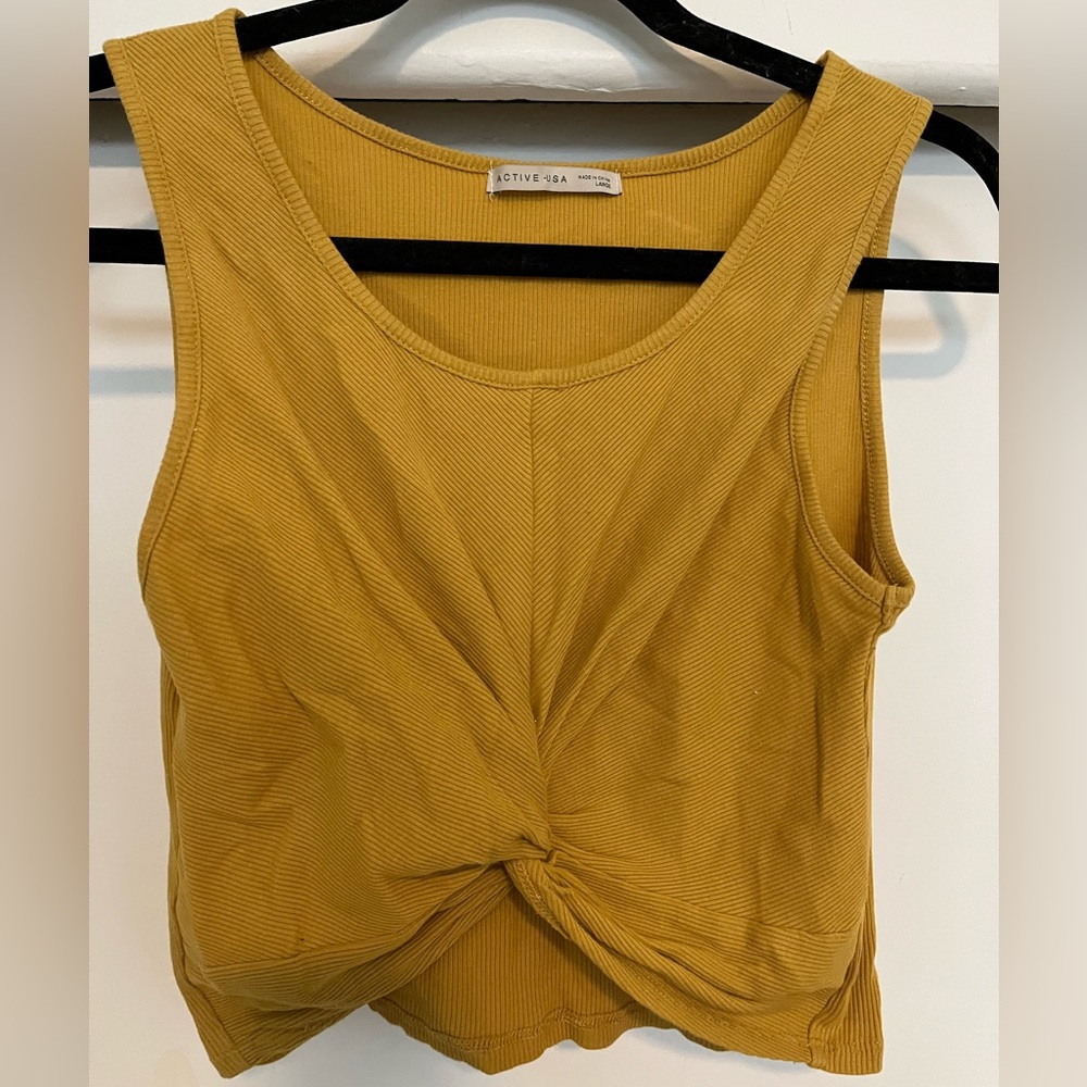 Crop knot tank, size large (fits like small) (girls Size large)